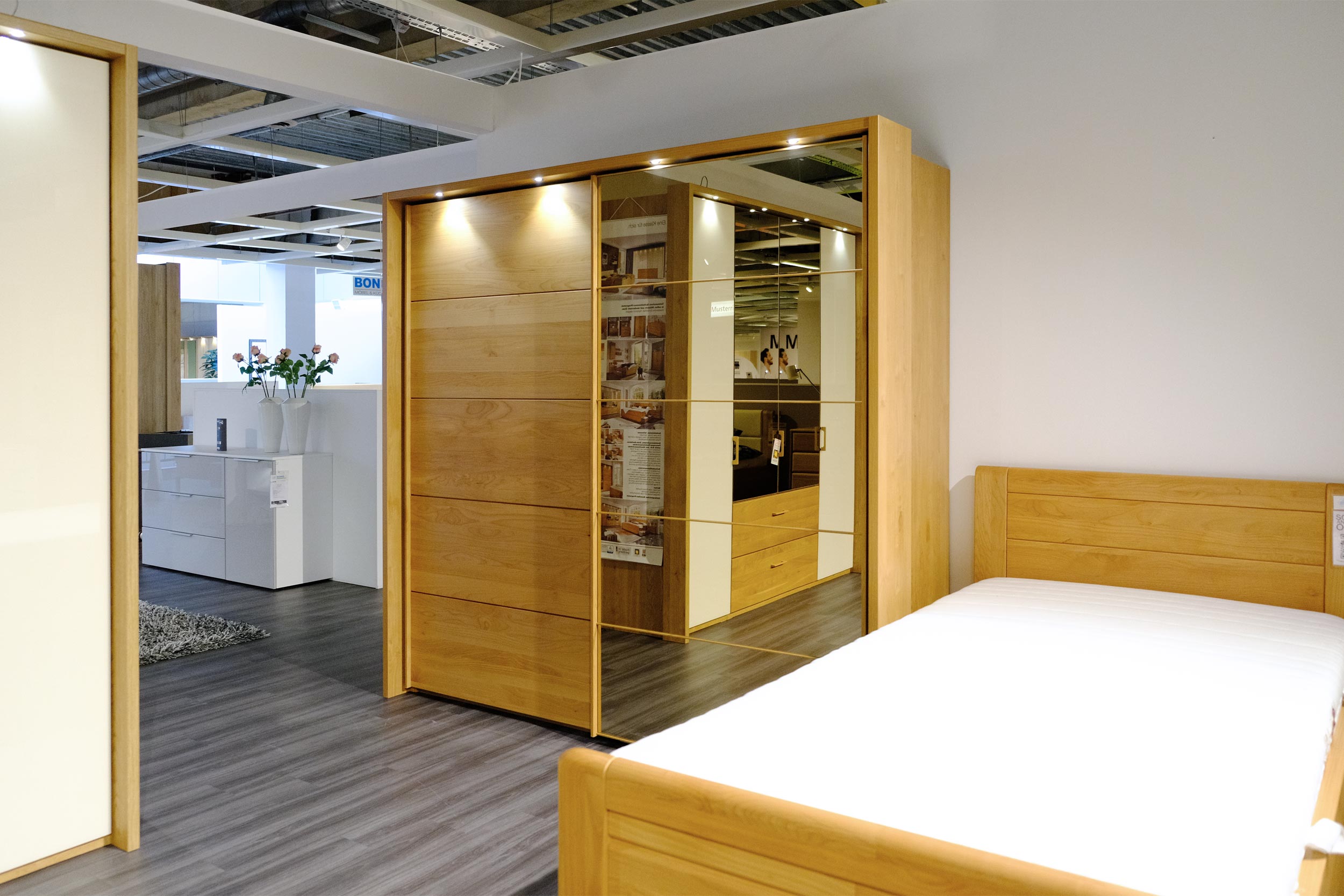Schwebetürenschrank 7055800232