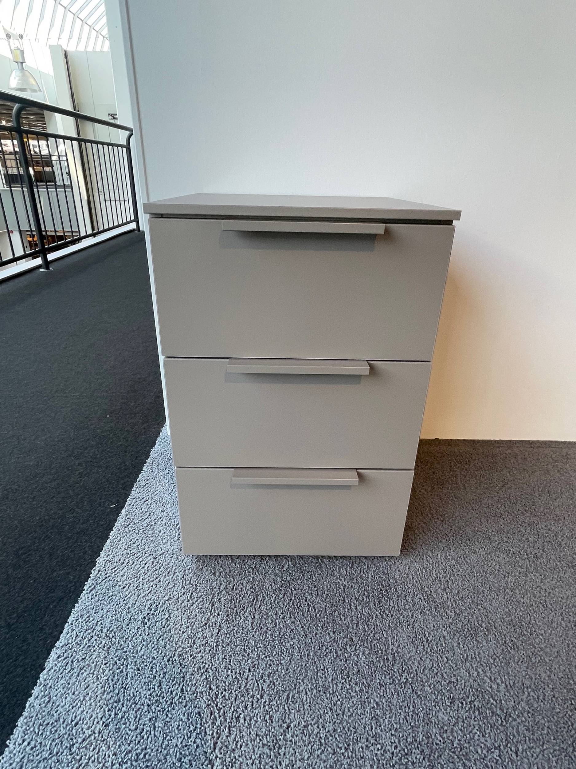 Nachttisch 8108100243