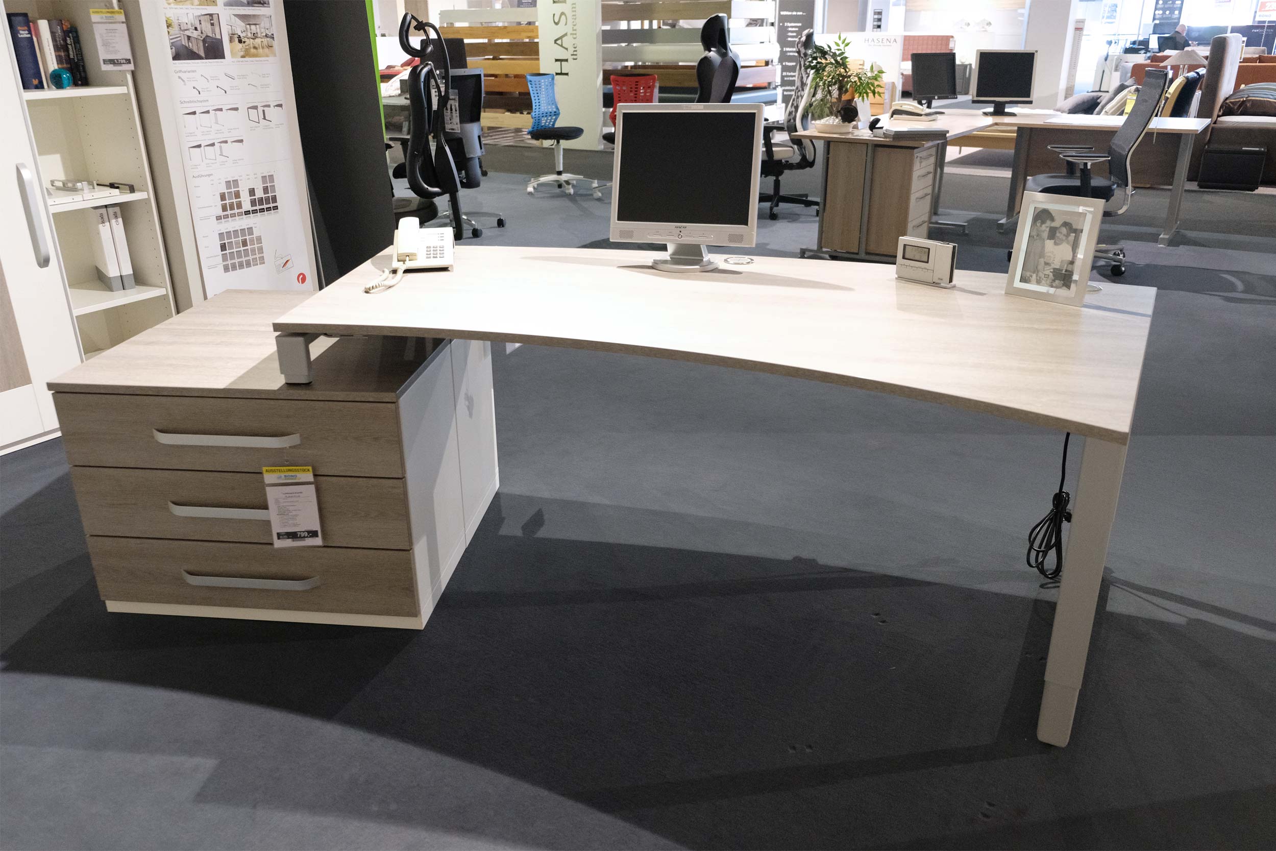 Freiform-Schreibtisch, rechts PLANA PLUS