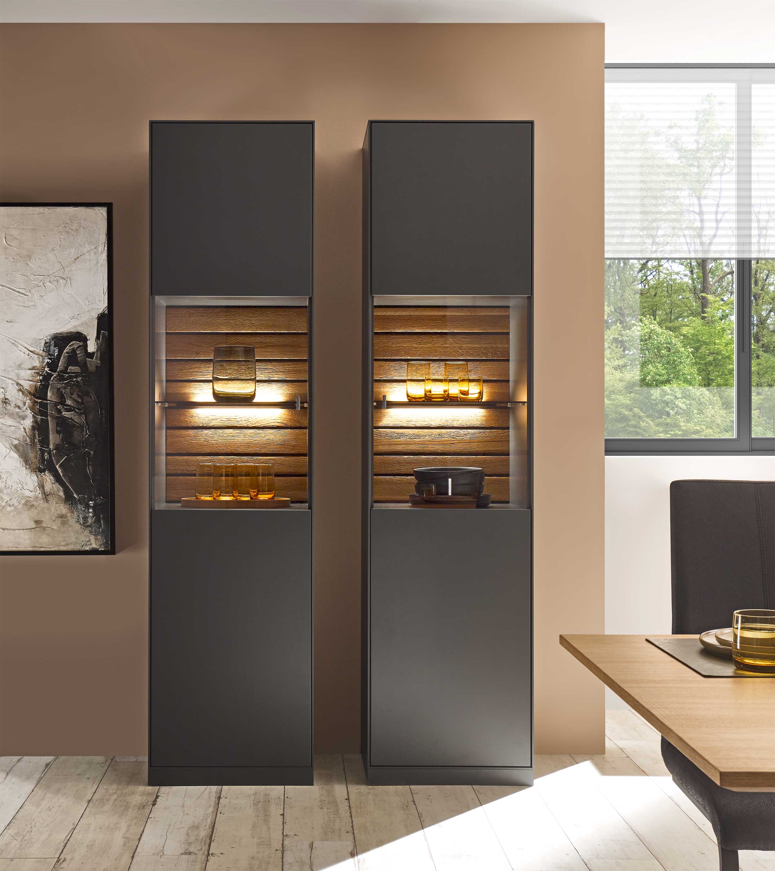 Vitrine, links 8109700032