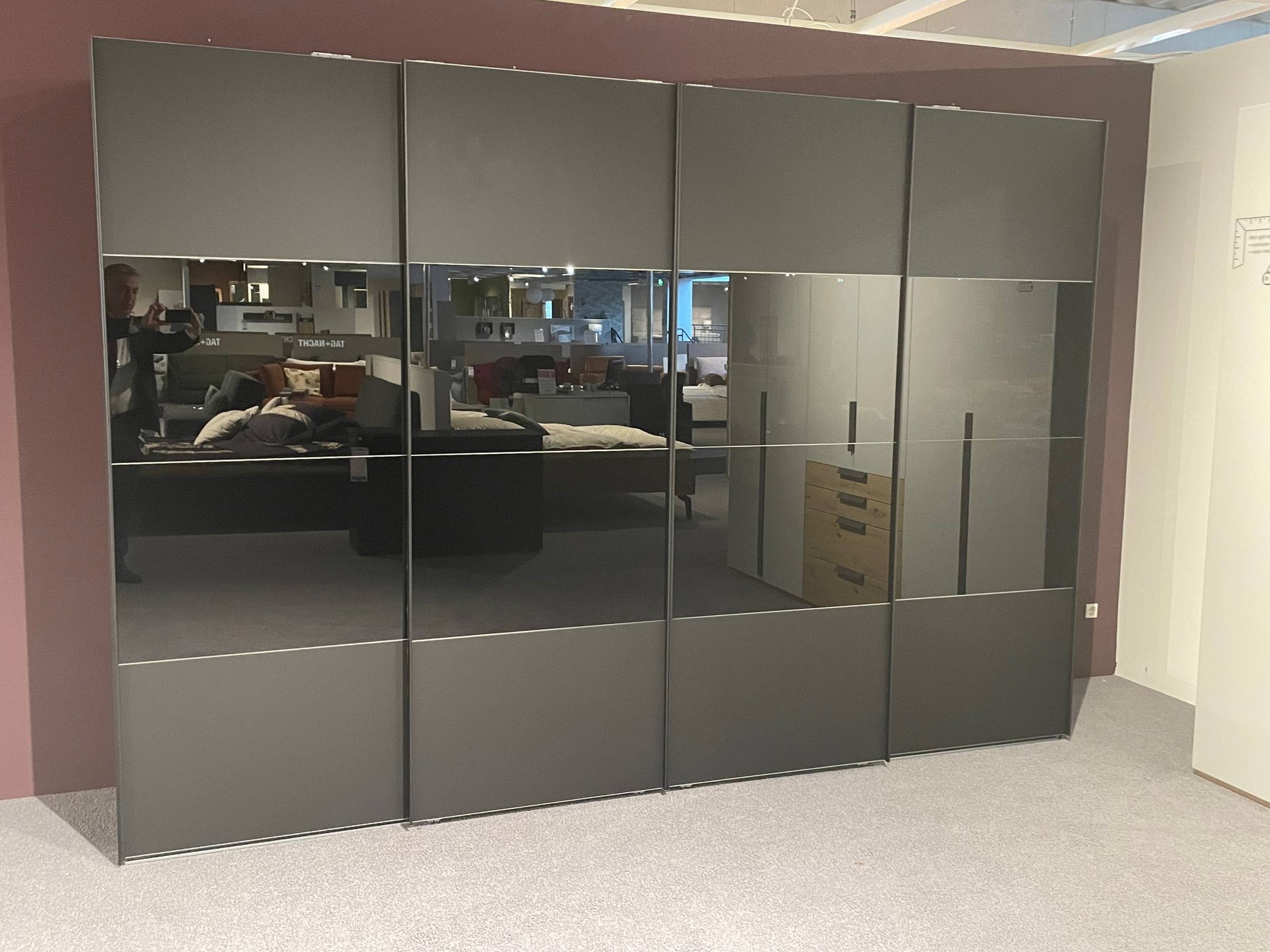 Schwebetürenschrank 8108100184