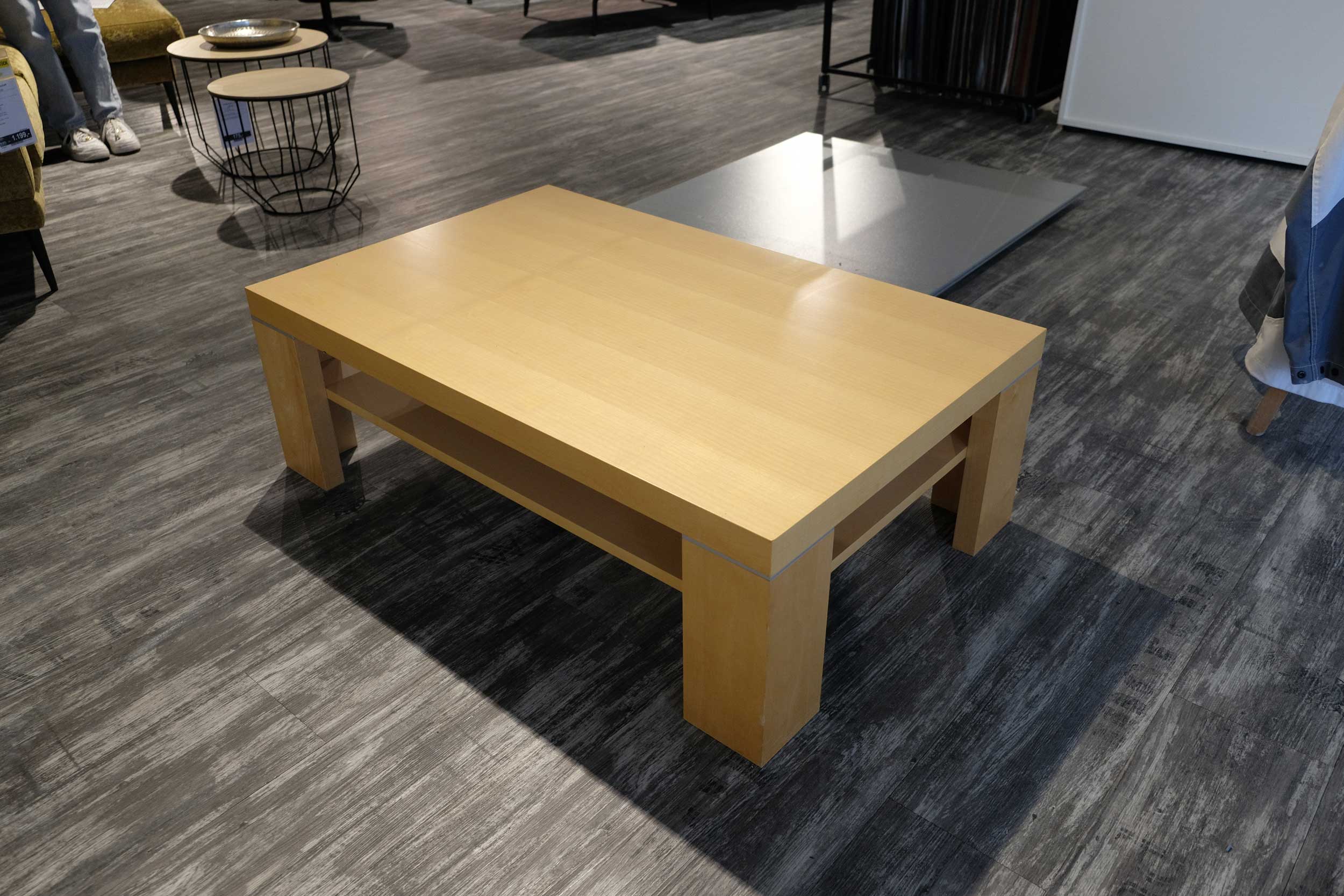 Couchtisch E 23 P 03