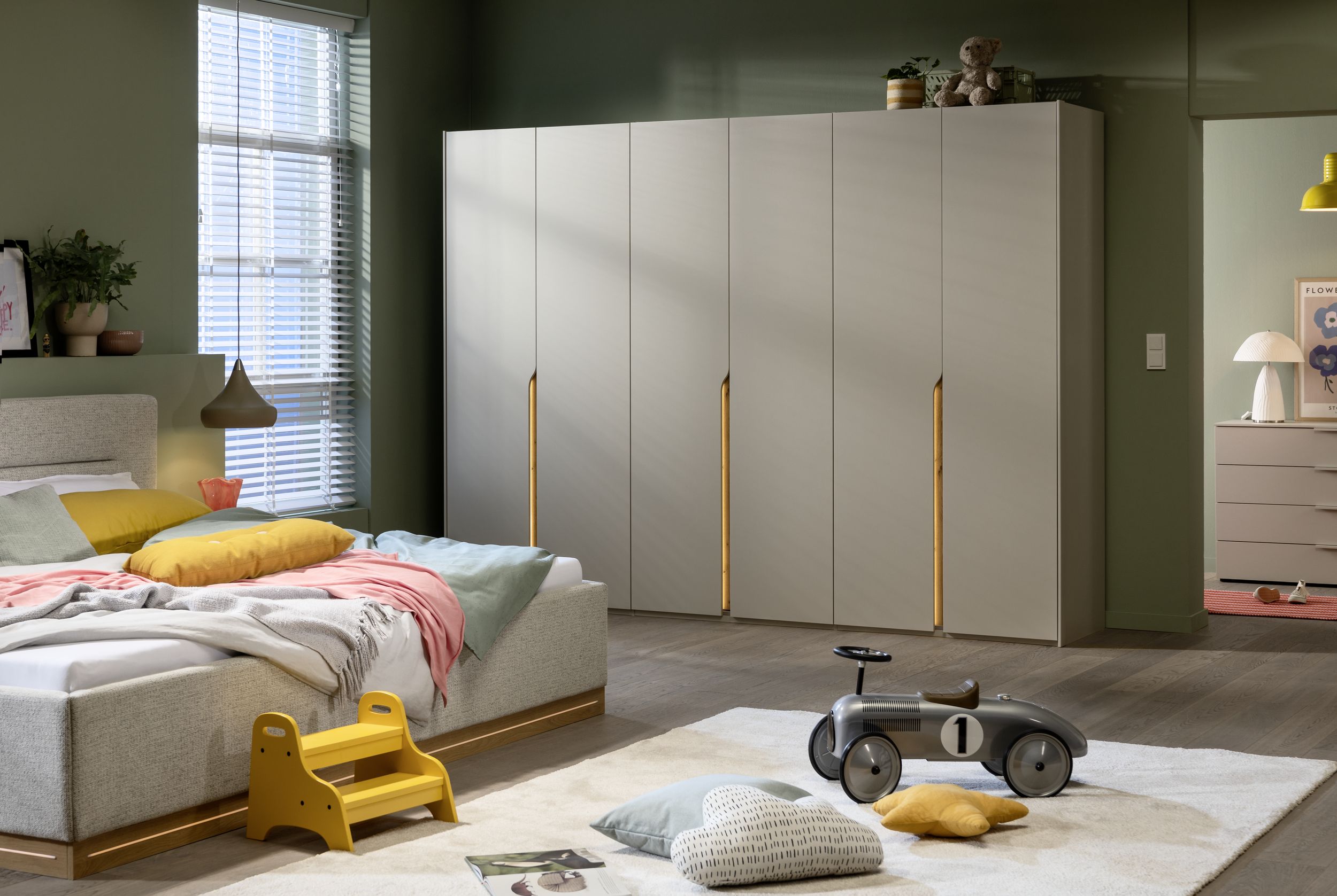 Drehtürenschrank 6-trg. 8115500001