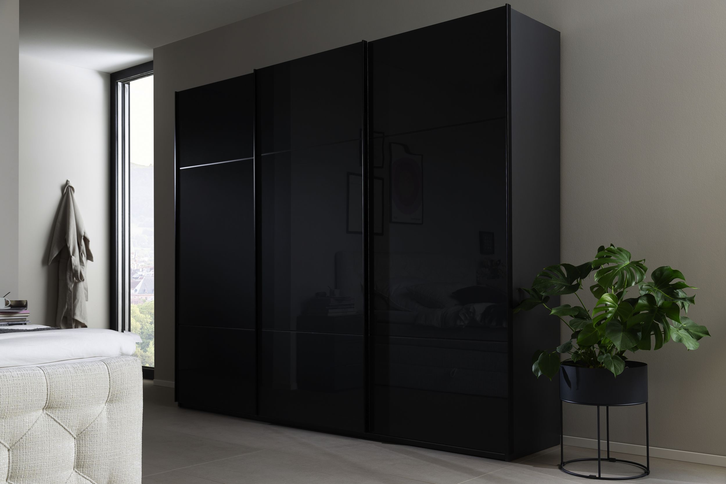 Schwebetürenschrank 3-trg. dunkel 8111300020