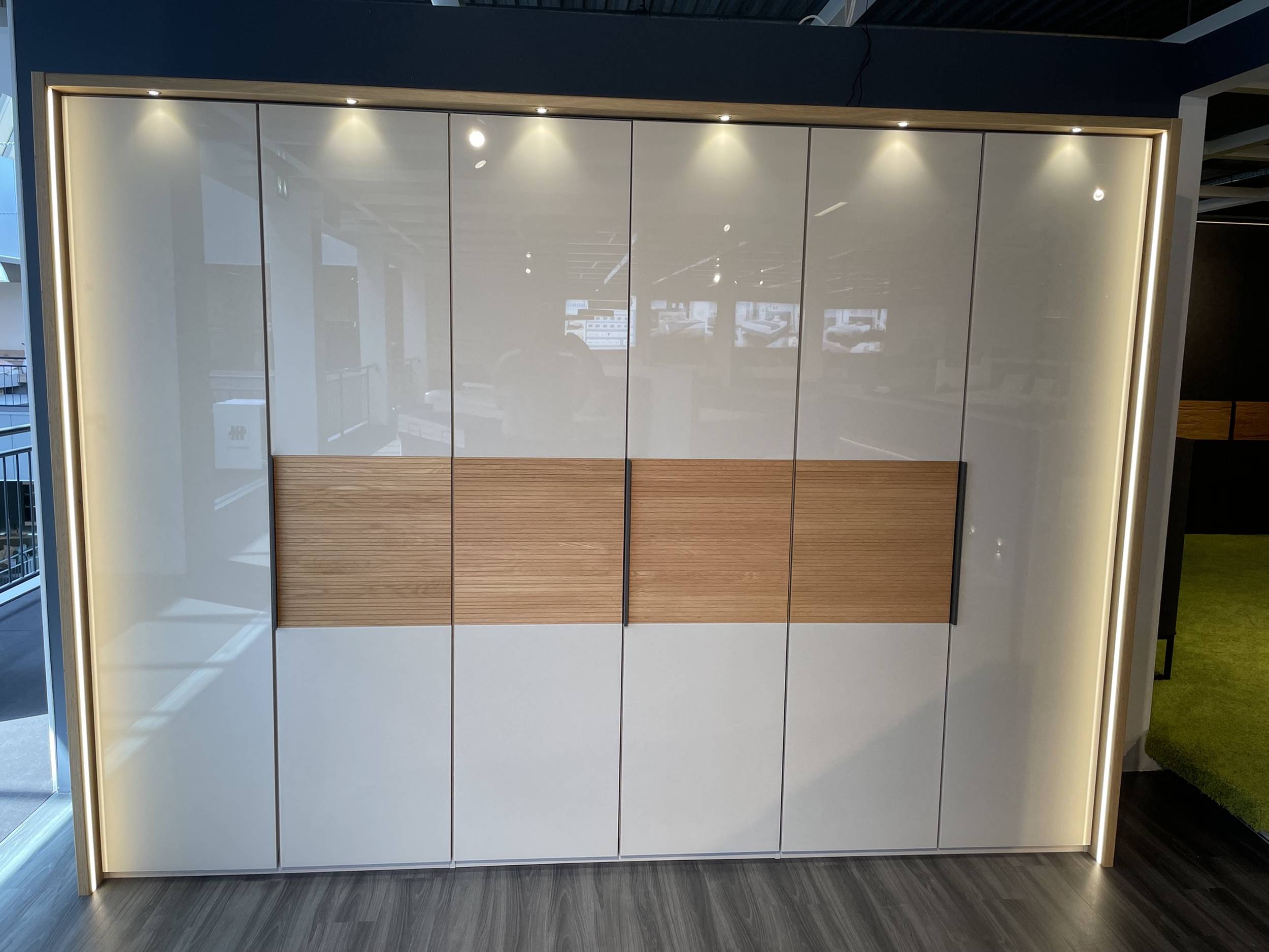 Drehtürenschrank 7055800379