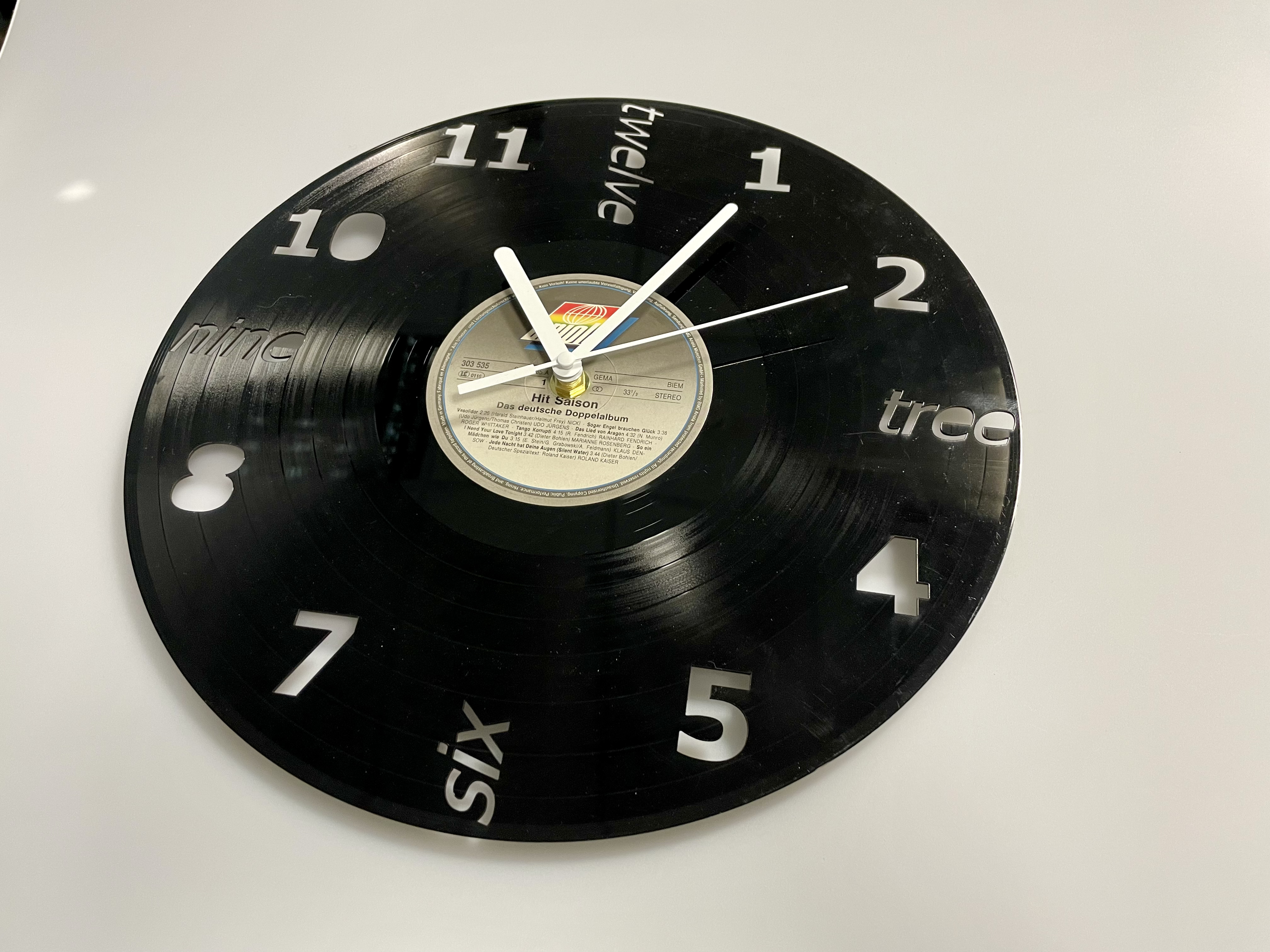 Wanduhr TEXT NUMBERS VINYL [fabb37 LASER]