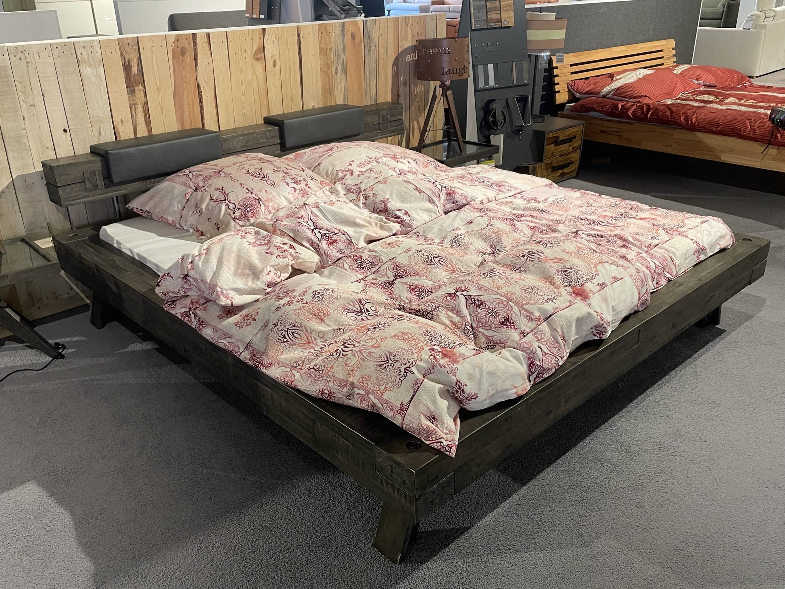 Bett  180 8080900050