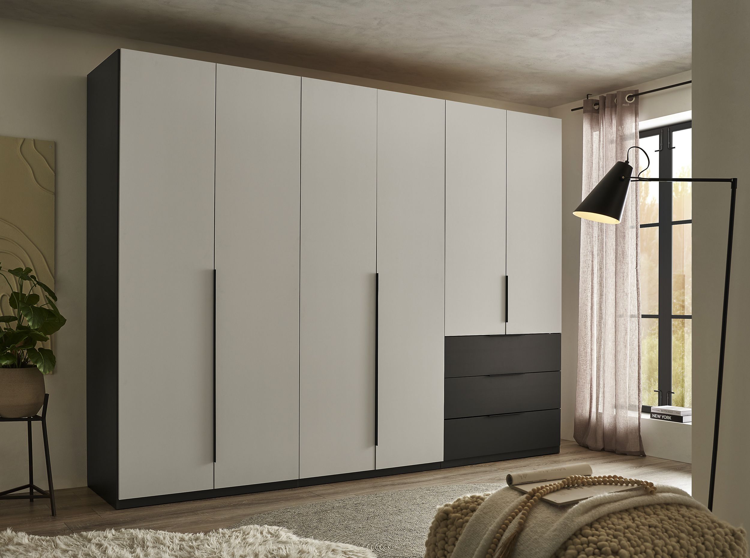 Drehtürenschrank 5-trg. 8111300018