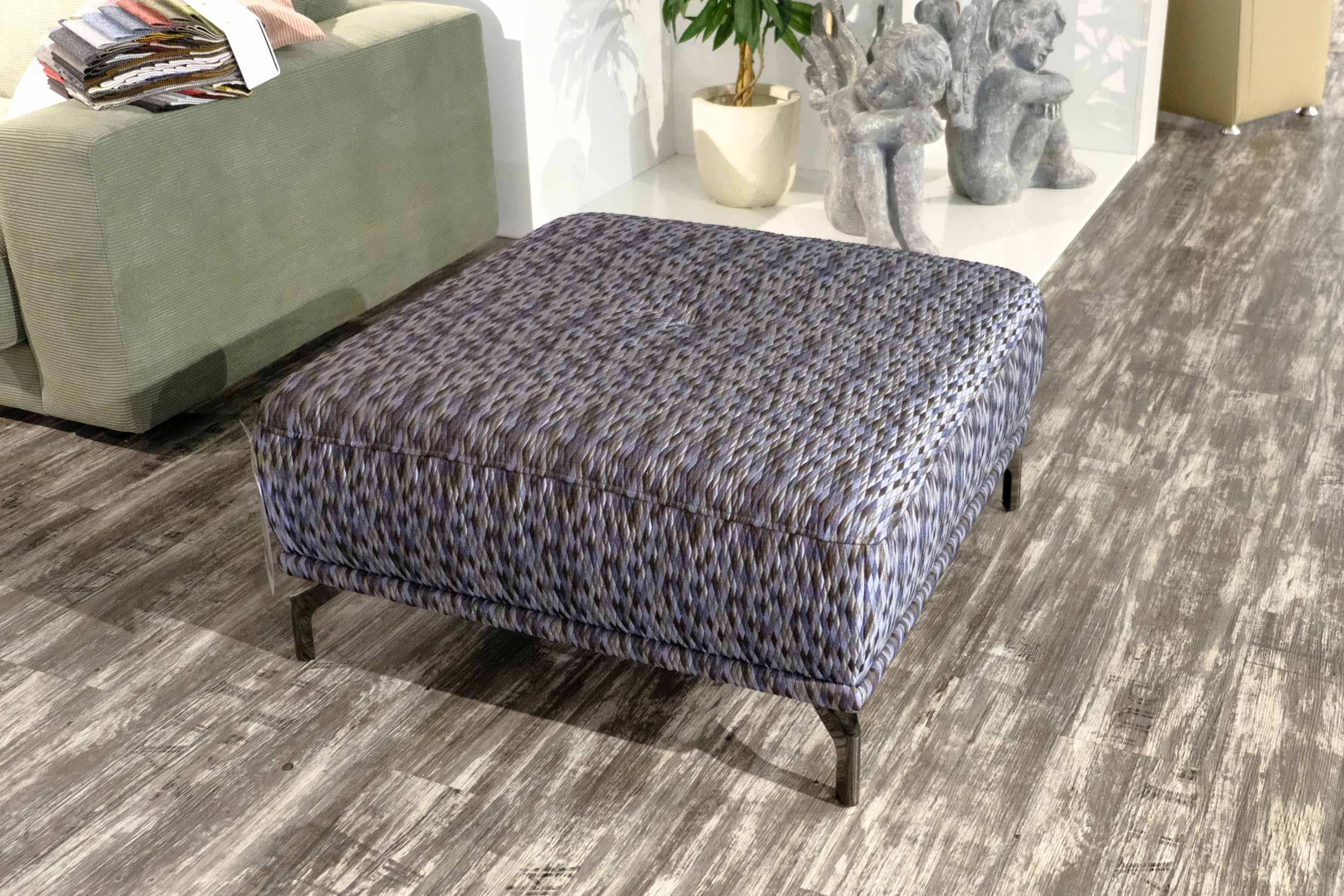 Hocker CRESTO