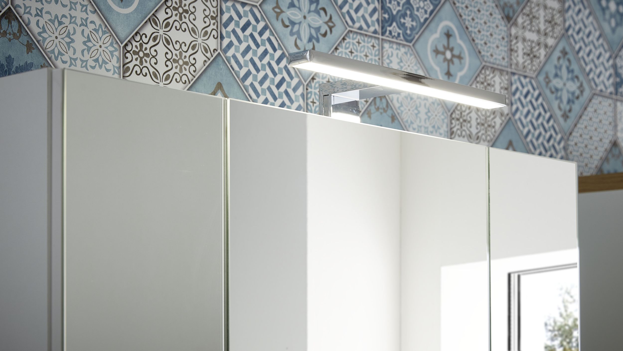 Spiegelschrank 3-türig 8076700188